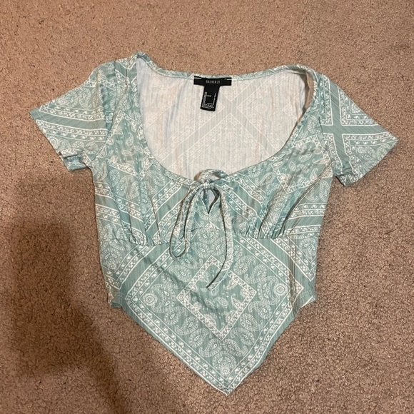 Forever 21 Green bandana style short sleeve crop top size small - Picture 4 of 8